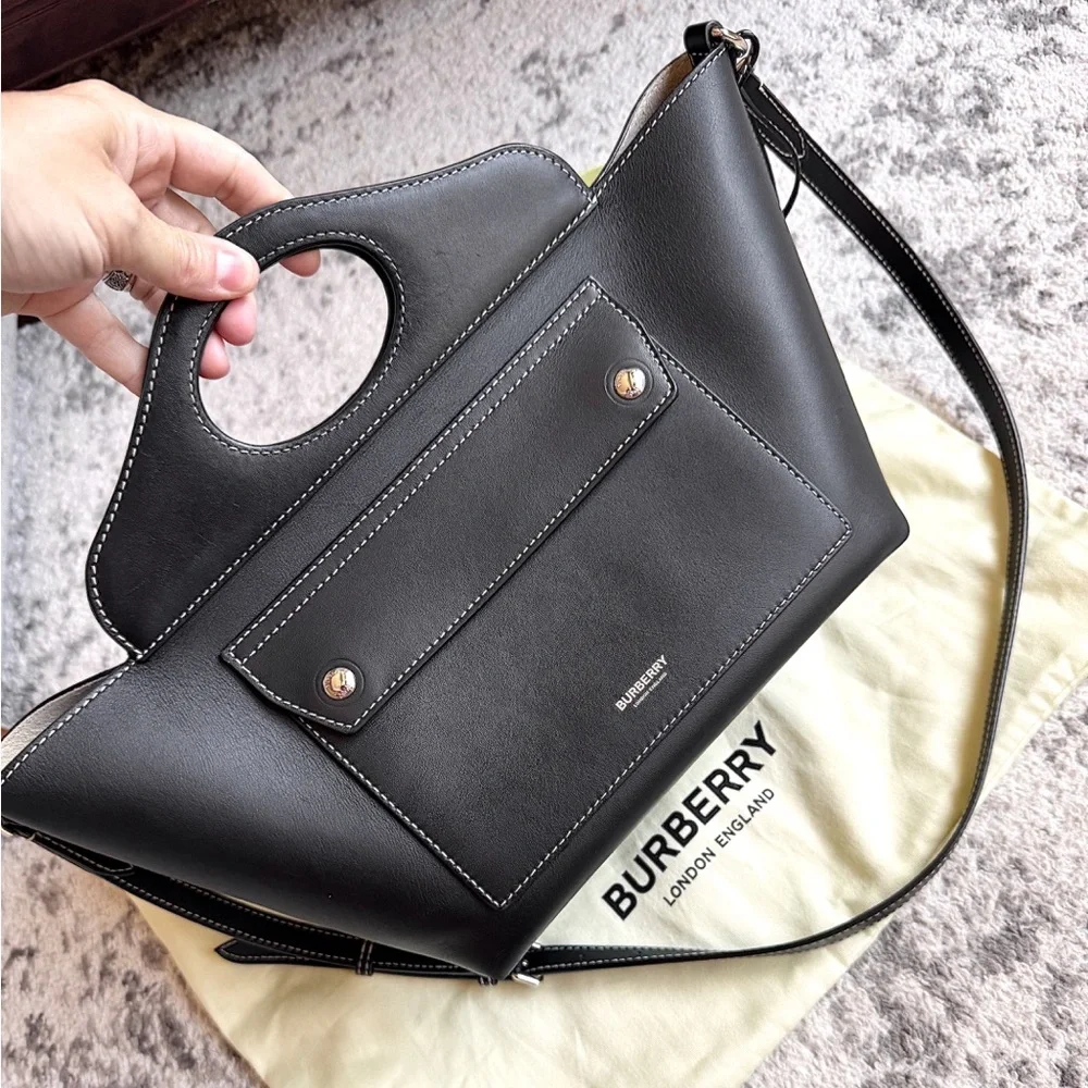 SOLD❗️❗️FIRM! Burberry Black Leather Soft Pocket Top Handle Crossbody Stitch - Picture 3 of 16